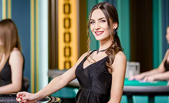 Đội tuyển eSports đang thi đấu trong một giải đấu lớn, với màn hình hiển thị game và logo lucky88 trang chủ chính thức.